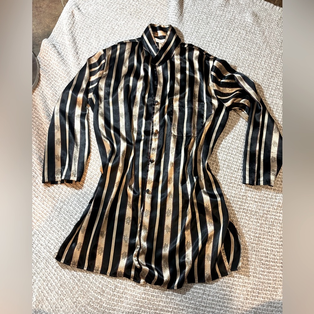 Victoria Secret Over size Top